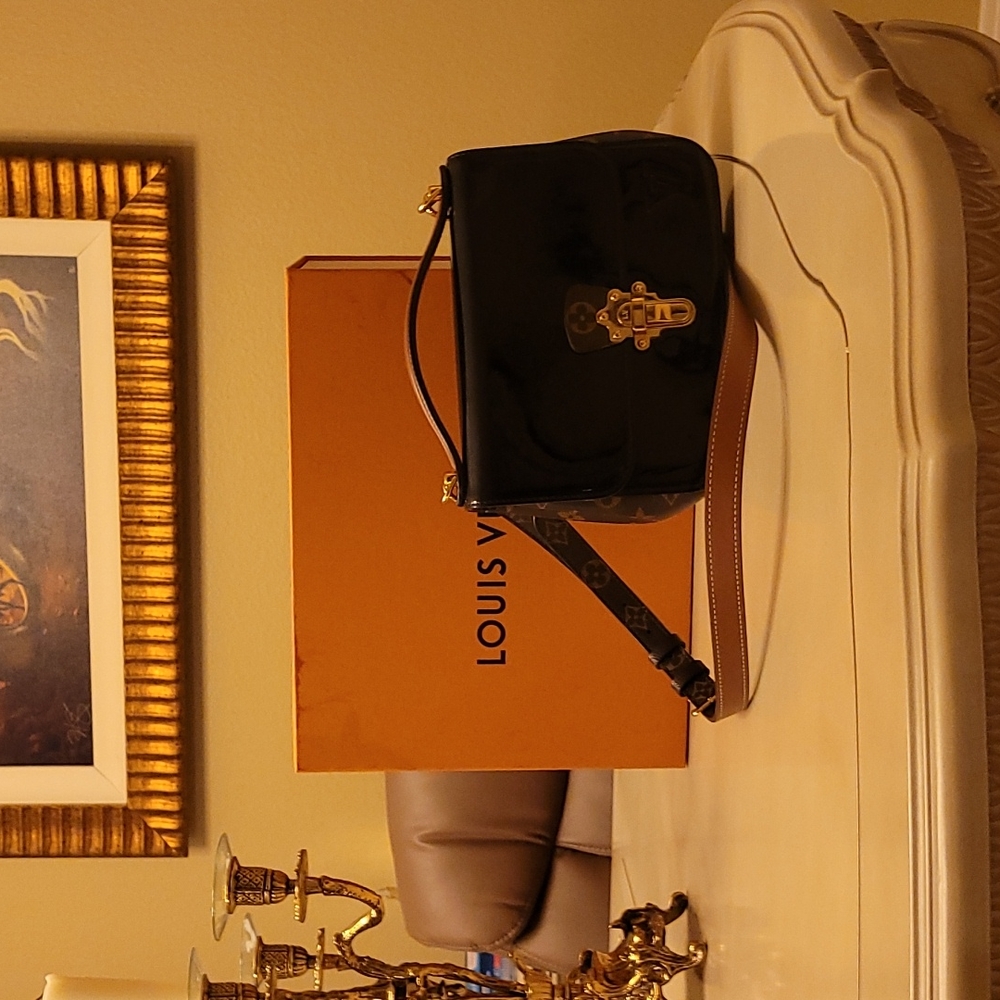 Authentic Louis Vuitton Crossbody